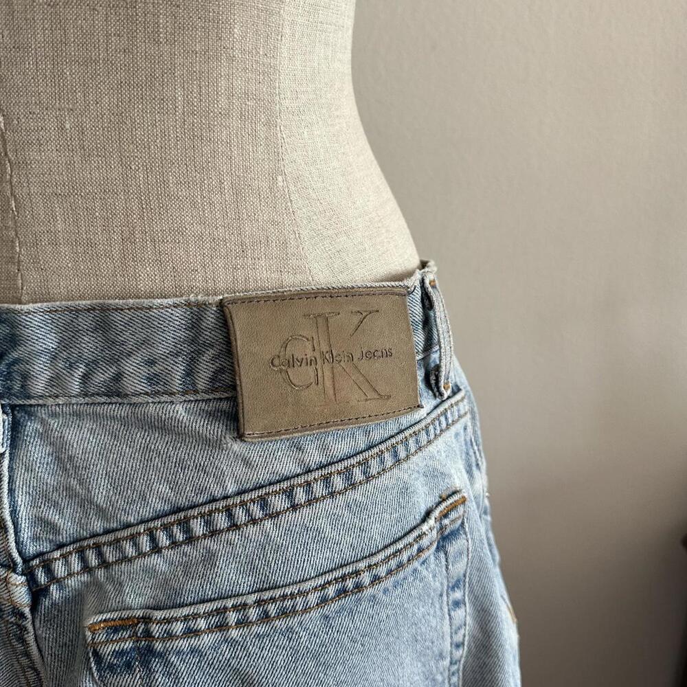 Calvin Klein light wash denim jorts - Picture 5 of 5